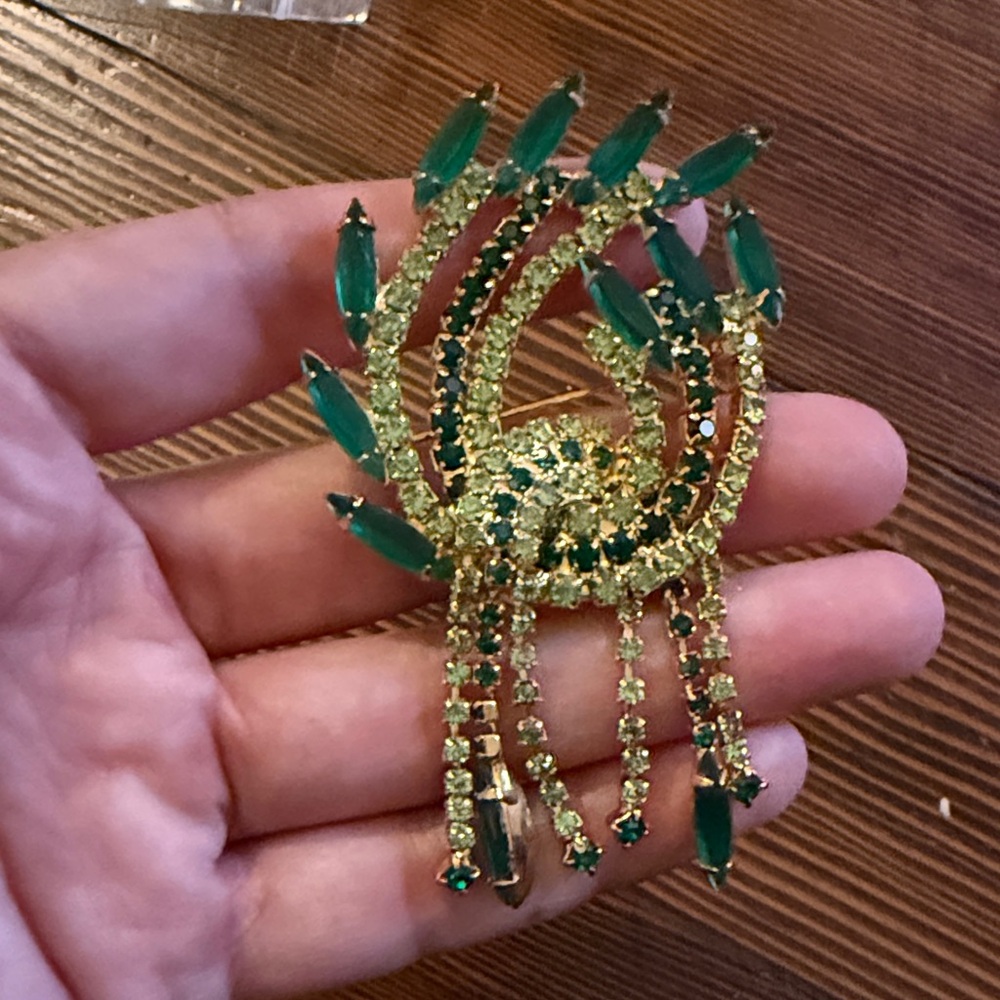 Elegant Green and Gold Jewelry Piece